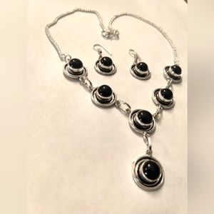Black onix Necklace and Earrings 925 made in India.